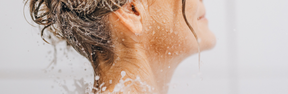 Curiste dans un soin d'eau thermale